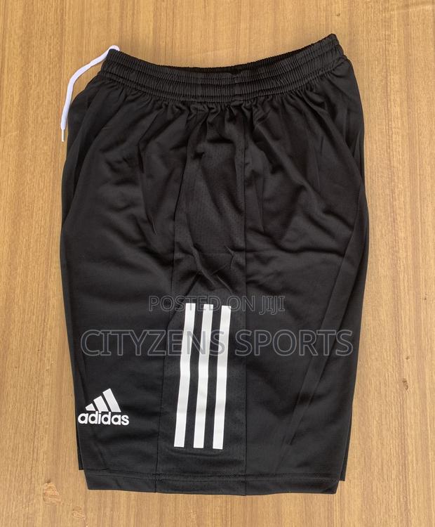 Adidas Football Shorts · Photo 2