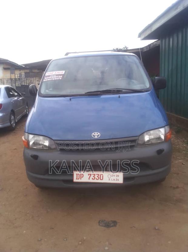 Toyota HiAce 2001 Blue · Photo 1