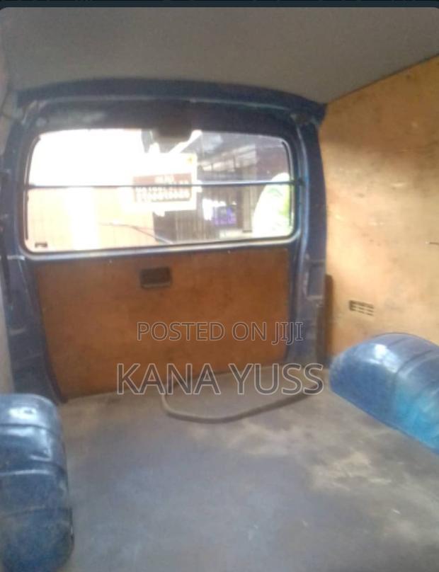 Toyota HiAce 2001 Blue · Photo 4