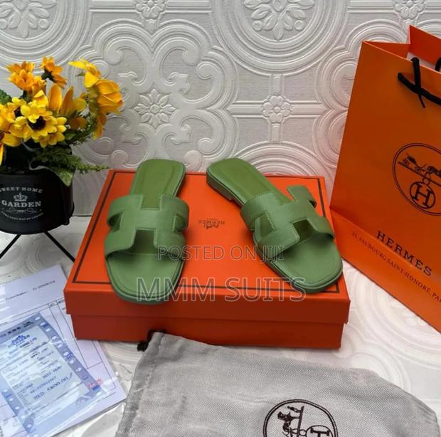 Quality Ladies Hermes Slippers Fresh In Box · Photo 2