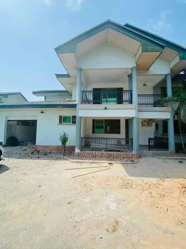 4bdrm Townhouse / Terrace in Dzorwulu for rent · Photo 1