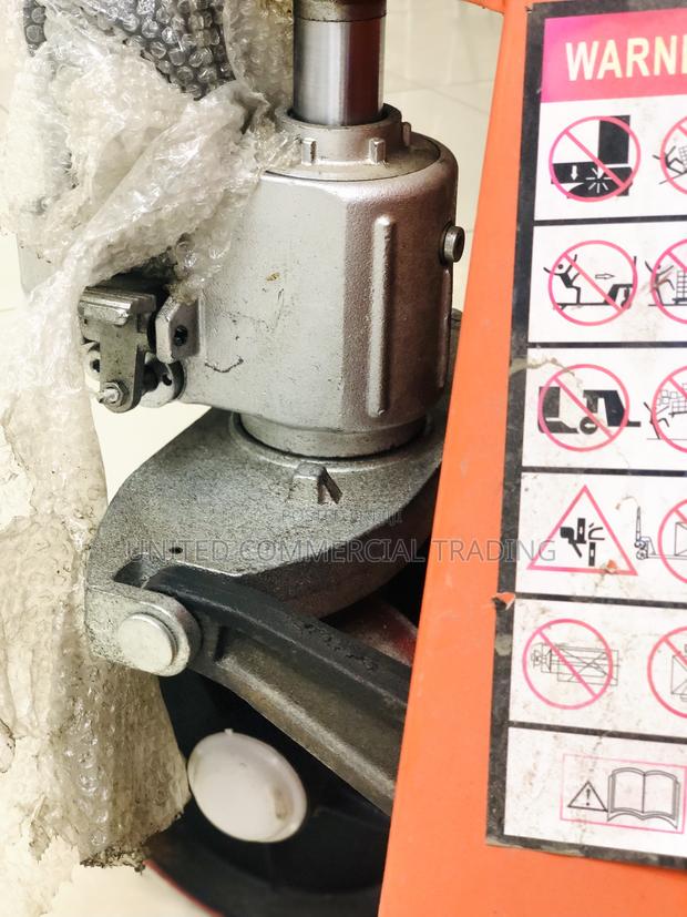 Hand Pallet Truck · Photo 5