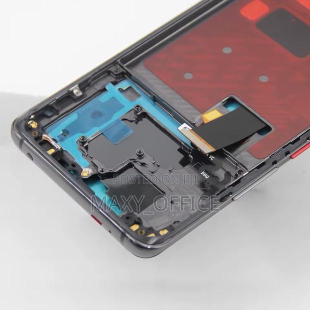 Huawei P20 Pro Screen Replacement · Photo 4