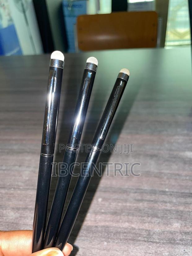 Universal Two-Tip Stylus · Photo 4