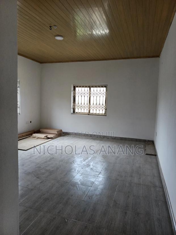 2bdrm Apartment in Dorns Properties, New Town for rent · Photo 6