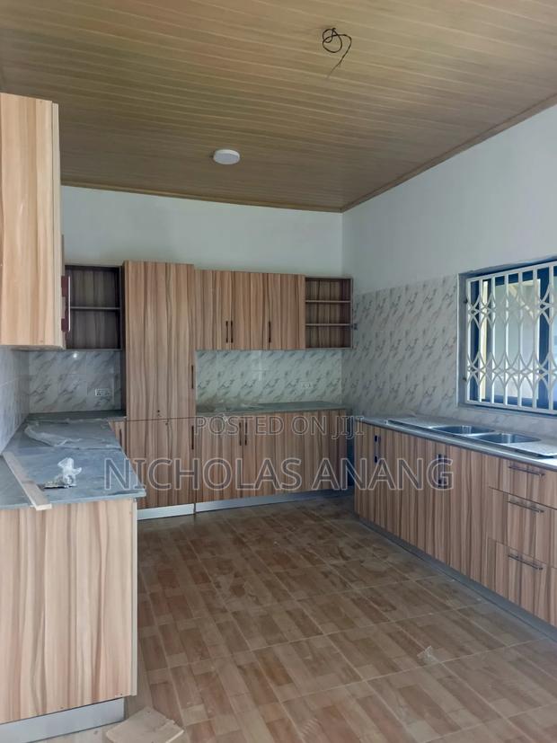 2bdrm Apartment in Dorns Properties, New Town for rent · Photo 8
