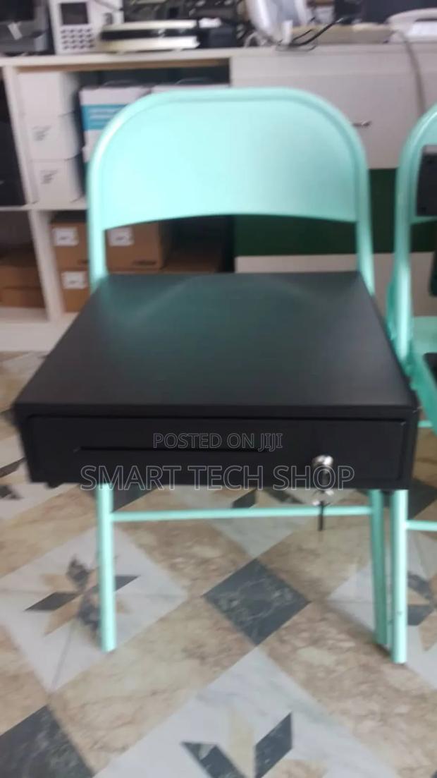 Steel Cashdrawer 12v Auto Open . 4 Notes and 8 Coins · Photo 2