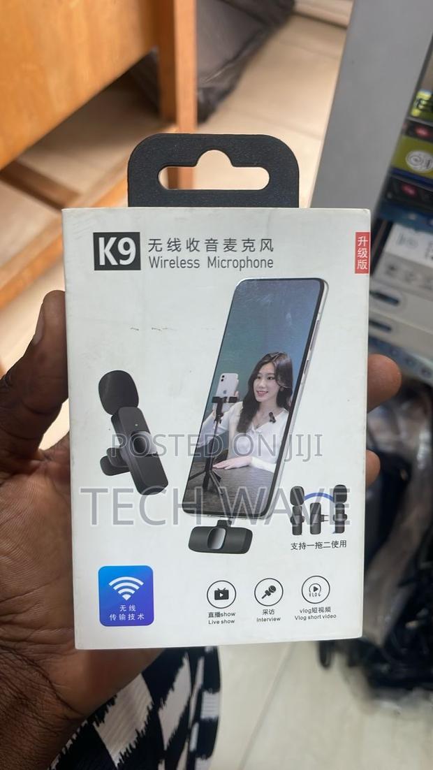 Lapel Wireless 3 in 1 Microphone for All Phones · Photo 2