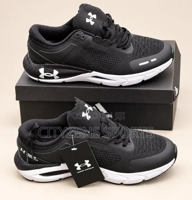 Under Armour Trainers · Photo 1