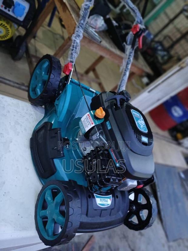 Total Mower · Photo 1