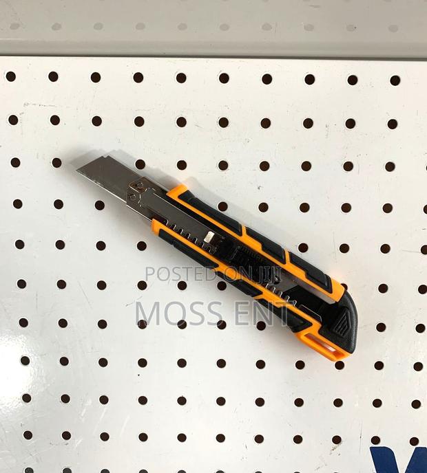 Snap-Off Blade Knife 18x100mm + 3 Blades - Hkns28035 · Photo 2