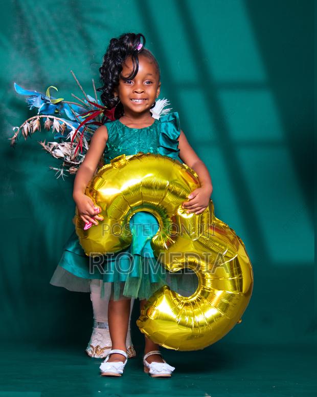 Are Looking for Professional Photographer · Photo 3