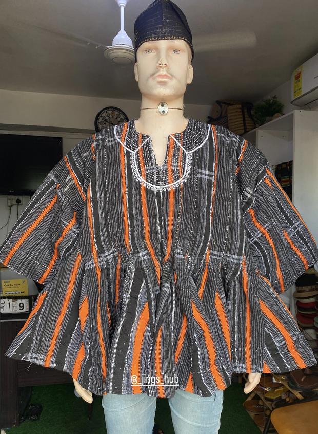 Mens Smock · Photo 2