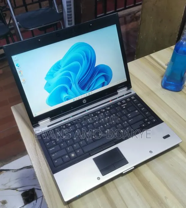 Laptop HP EliteBook 8440P 4GB Intel Core i5 HDD 250GB · Photo 1