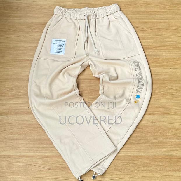 High Quality Unisex Joggers · Photo 1