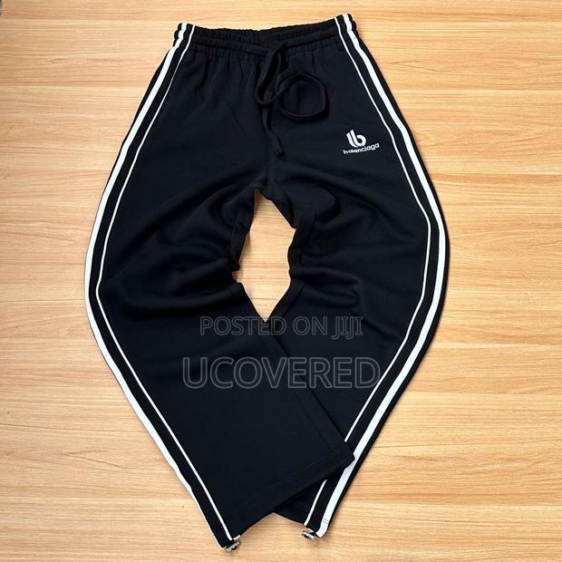 High Quality Unisex Joggers · Photo 6