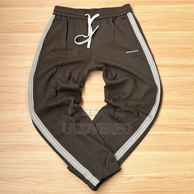 High Quality Unisex Joggers · Photo 5