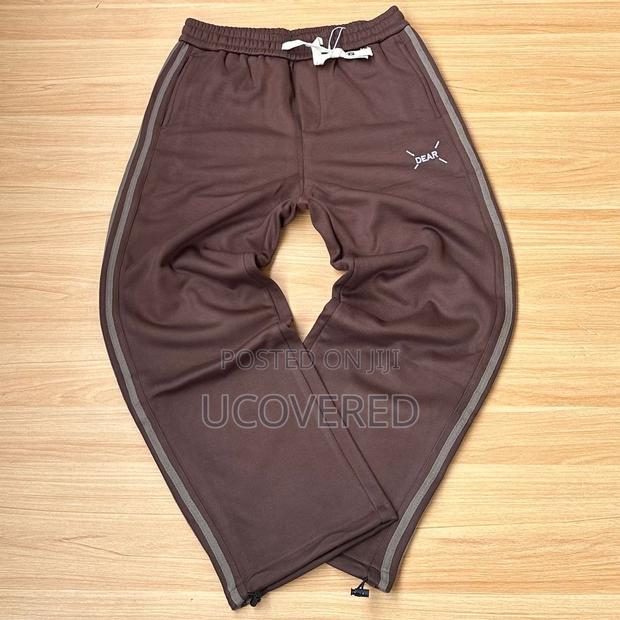 High Quality Unisex Joggers · Photo 3