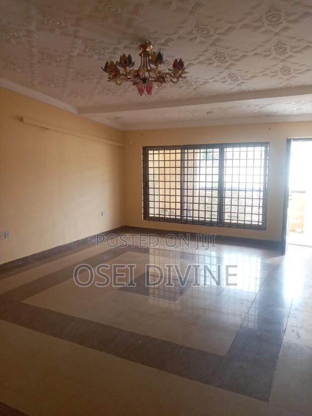 2bdrm Mansion in Roundabout, Dansoman for rent · Photo 5
