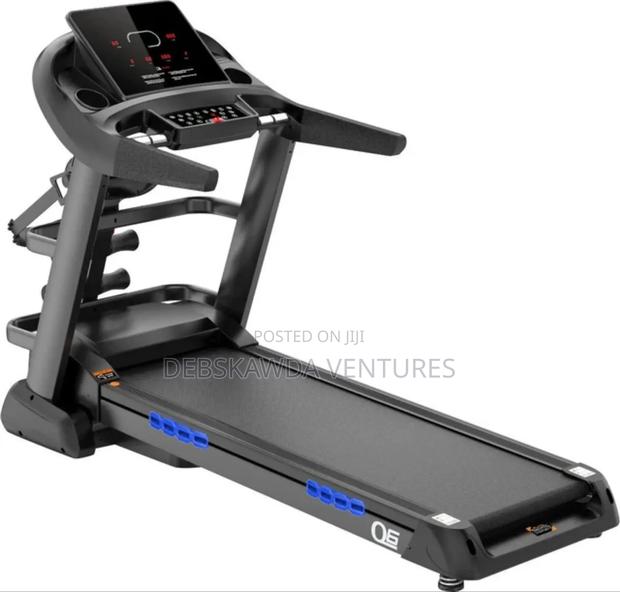 Q6 Treadmill Commercial With Massager · Photo 1