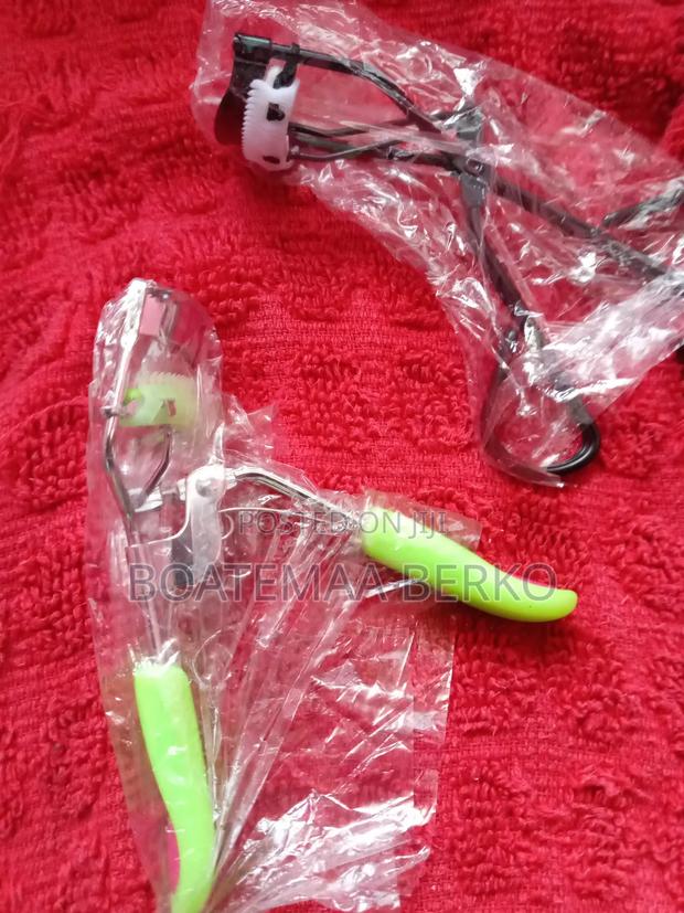 Eye Lash Curler · Photo 5