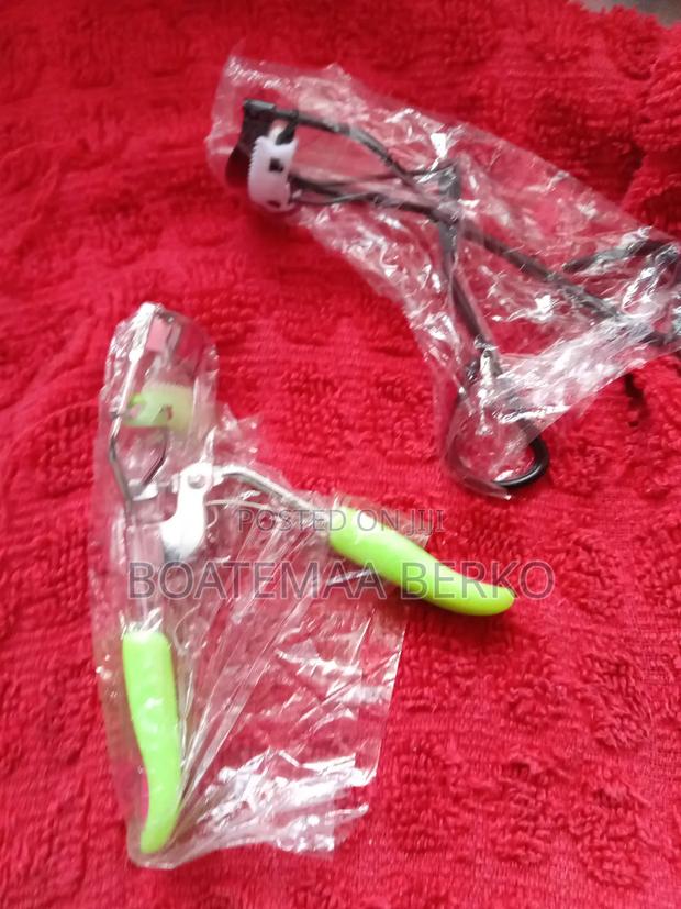 Eye Lash Curler · Photo 6
