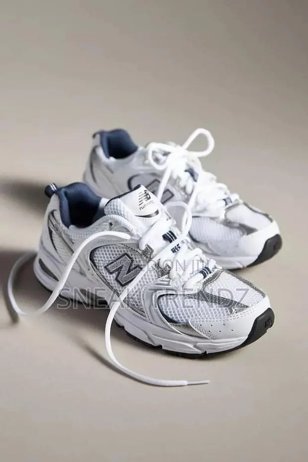 New Balance 530 White Leather · Photo 1