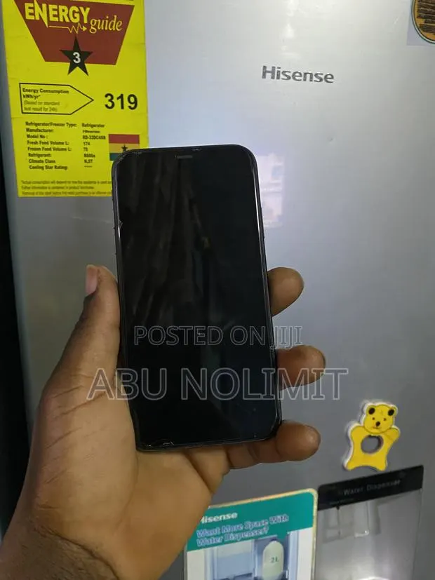 Apple iPhone 11 128 GB Black · Photo 1