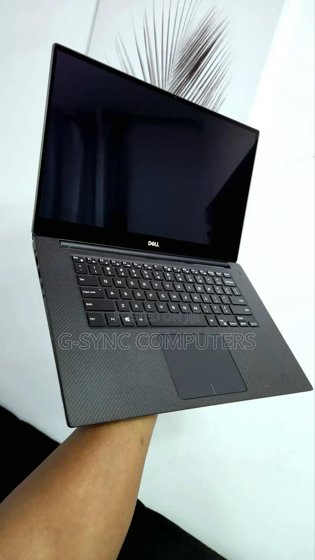 Laptop Dell XPS 15 32GB Intel Core i7 SSD 1T · Photo 2