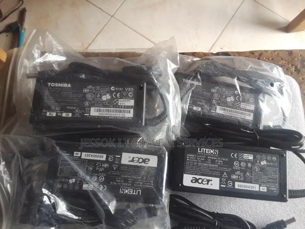 Toshiba Laptop Charger 19 Volts 3.42A New Wholesale/Retail · Photo 2