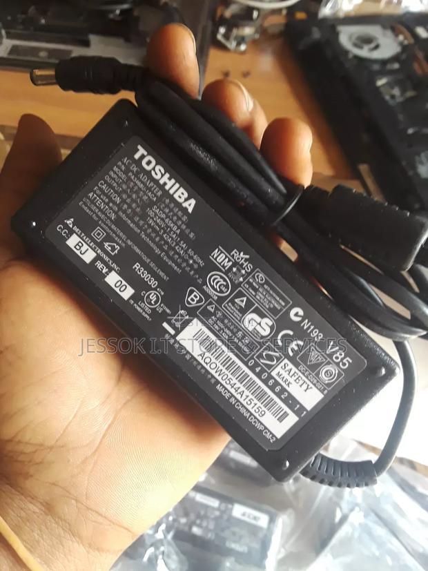 Toshiba Laptop Charger 19 Volts 3.42A New Wholesale/Retail · Photo 3