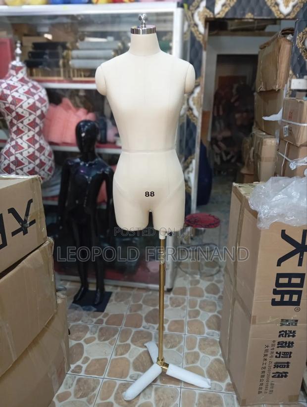 Female Standard Dress Forms · Photo 3