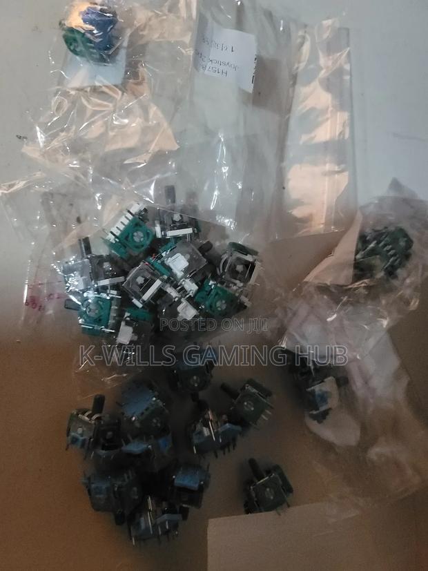 PS4 PS5/ Xbox One/Series Analogs Stick Replacement · Photo 2