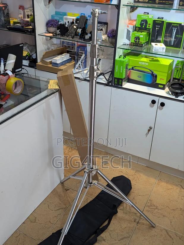 Silver Strobe Light Stand With Carry Bag · Photo 1