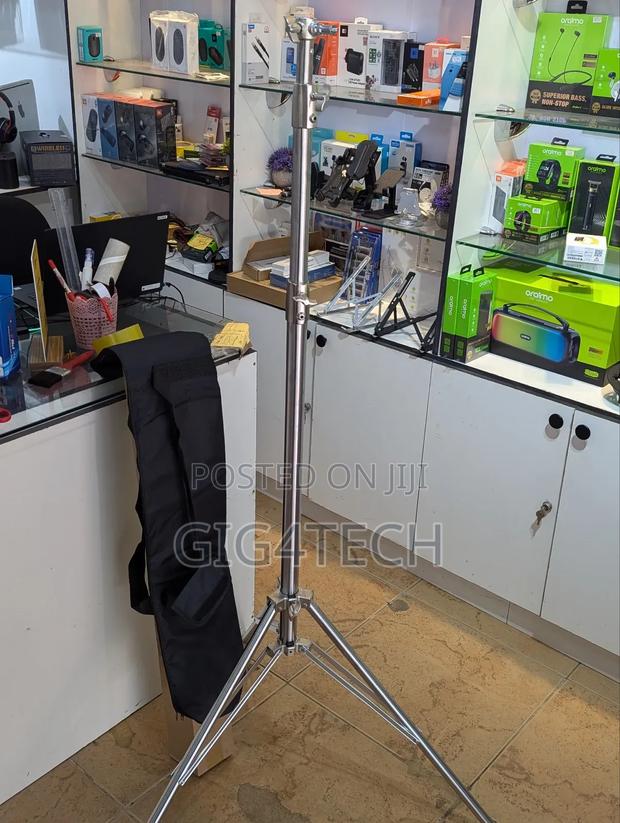 Silver Strobe Light Stand With Carry Bag · Photo 4
