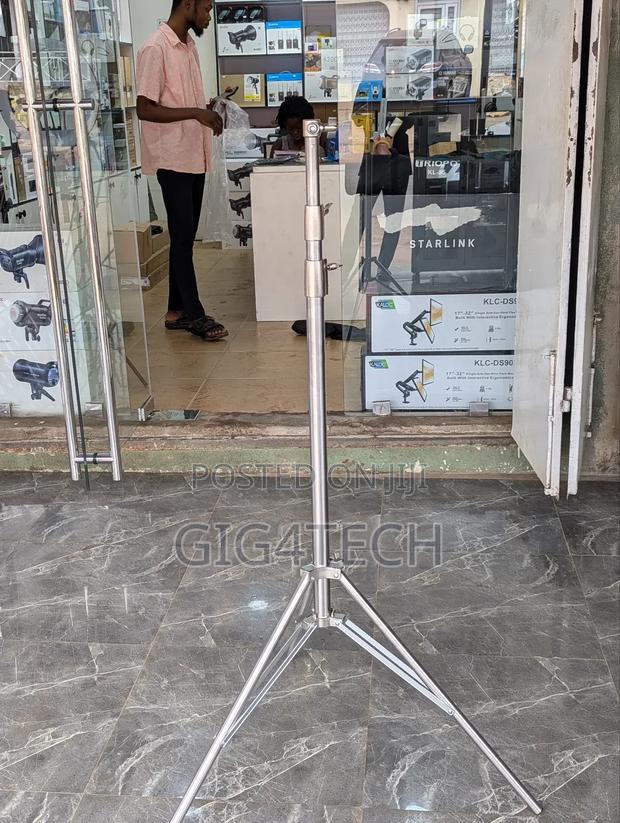 Heavy Duty Silver Light Stand · Photo 2