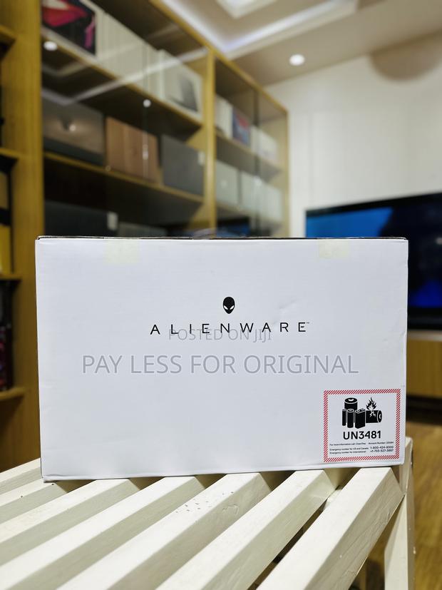 New Laptop Alienware M17x R2 16GB Intel Core i7 SSD 1T · Photo 6