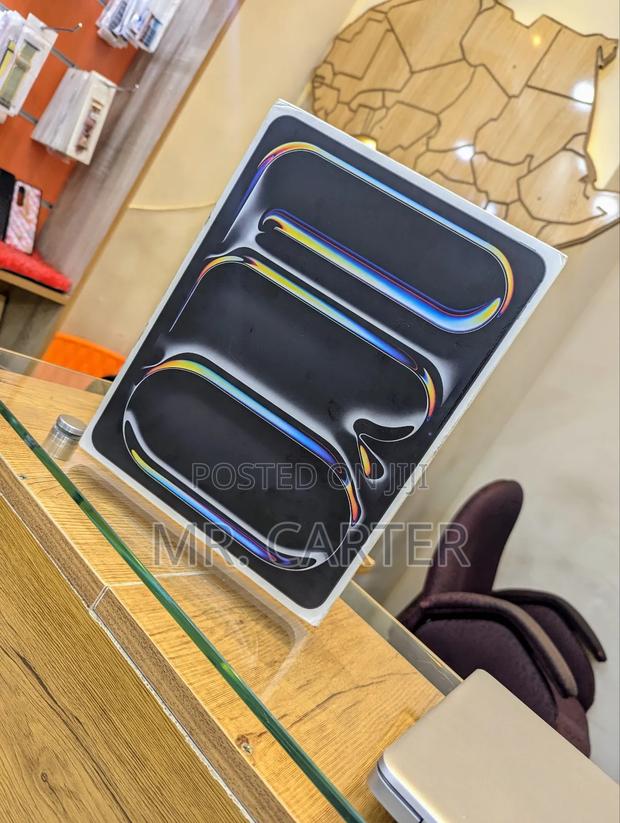 New Apple iPad Pro 13 (2024) 512 GB Black · Photo 1