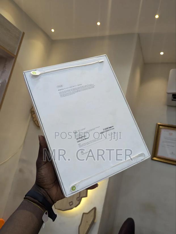 New Apple iPad Pro 13 (2024) 512 GB Black · Photo 3