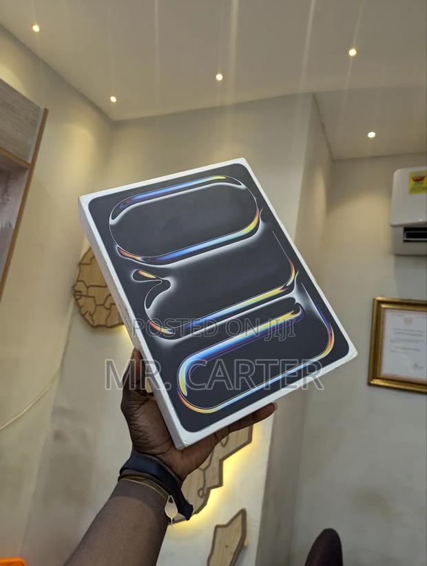 New Apple iPad Pro 13 (2024) 512 GB Black · Photo 6