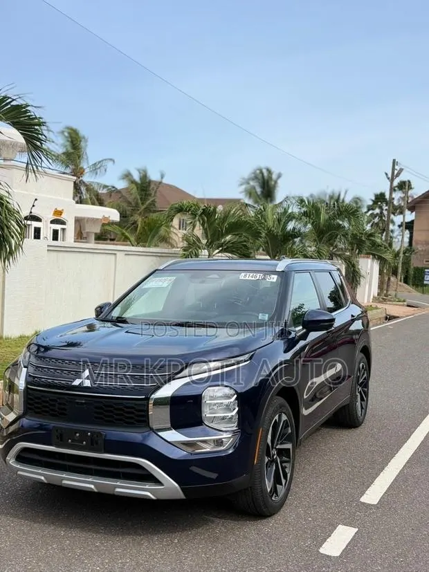 Mitsubishi Outlander 2022 Blue · Photo 1