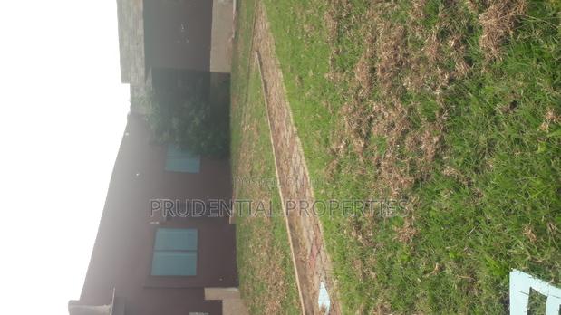 6bdrm House in Awoshie for sale · Photo 2