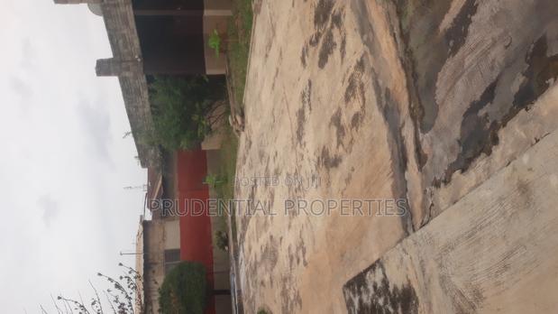 6bdrm House in Awoshie for sale · Photo 4