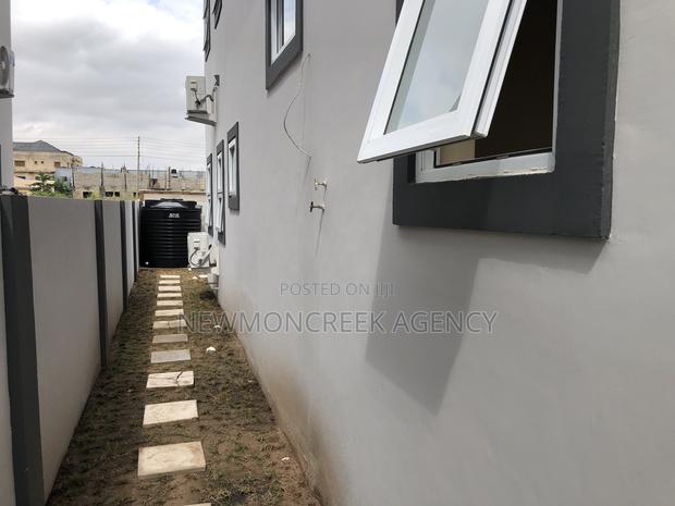 4bdrm Duplex in Lakeside Estates, Accra Metropolitan for sale · Photo 4