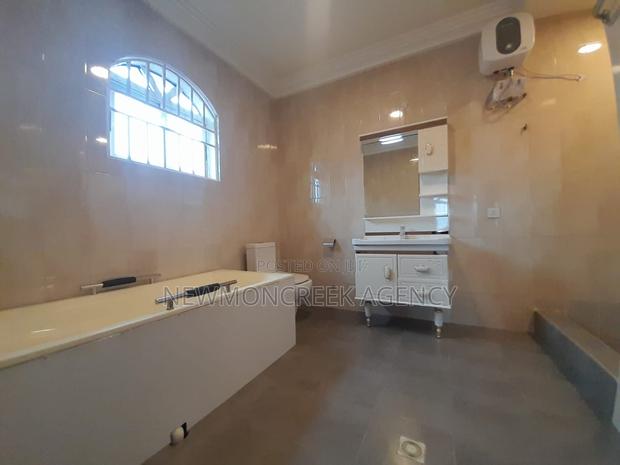5bdrm Duplex in Lakeside Estates, Accra Metropolitan for sale · Photo 8