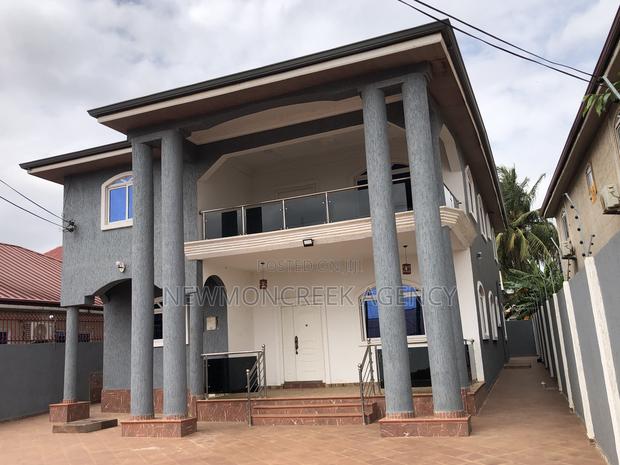 5bdrm Duplex in Lakeside Estates, Accra Metropolitan for sale · Photo 1