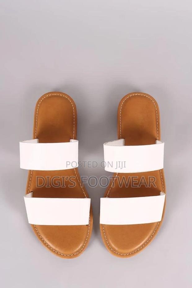 White Parallel Slippers · Photo 1