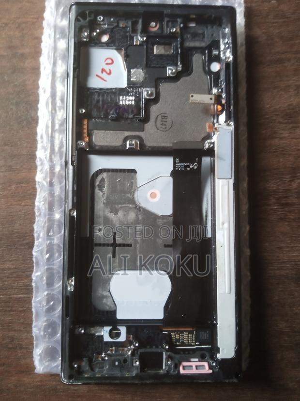 Samsung Note 20 Ultra Screen. With Line · Photo 2