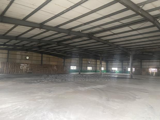 700sqm Warehouse at Spintex for Rent · Photo 4