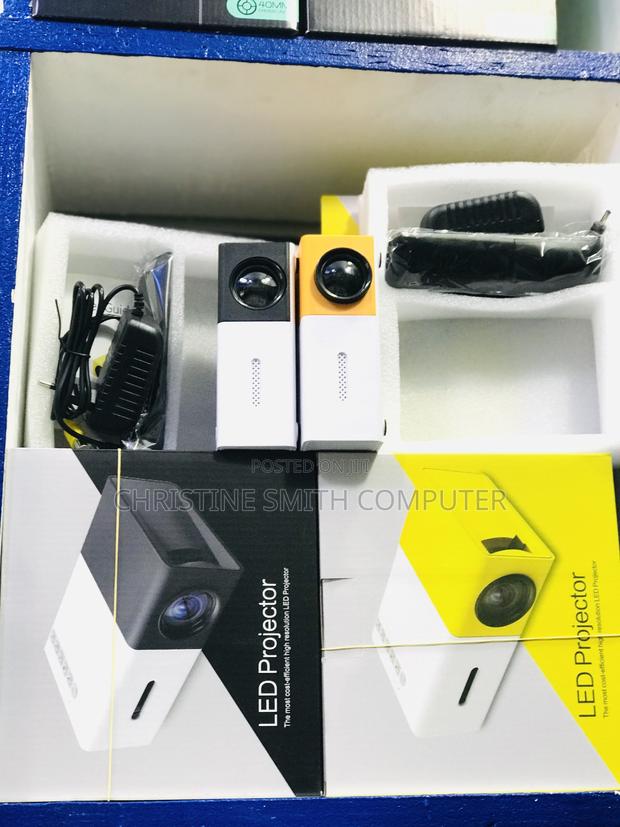 Mini LED Projector · Photo 1